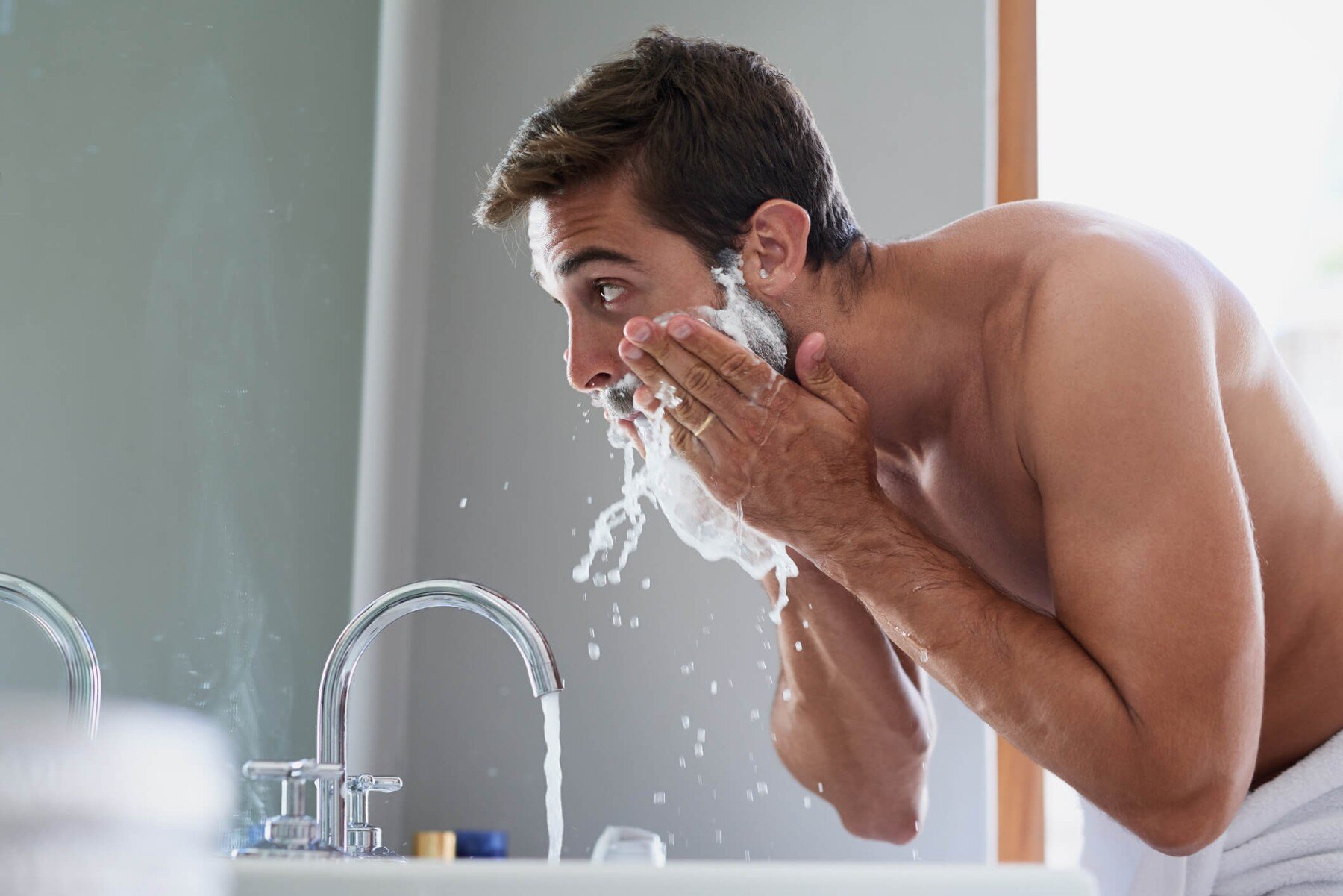 Veja os 6 passos para cuidar da pele masculina!
